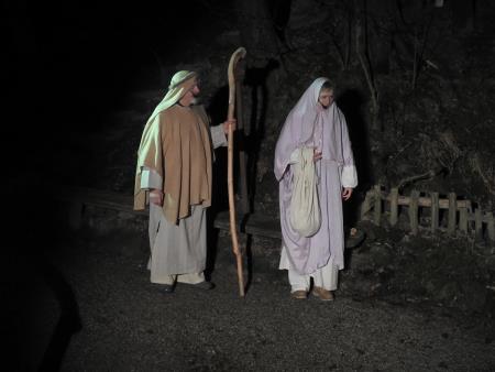 Utrinki iz druge uprizoritve predstave Božična noč, odigrane 5.1.2019 16